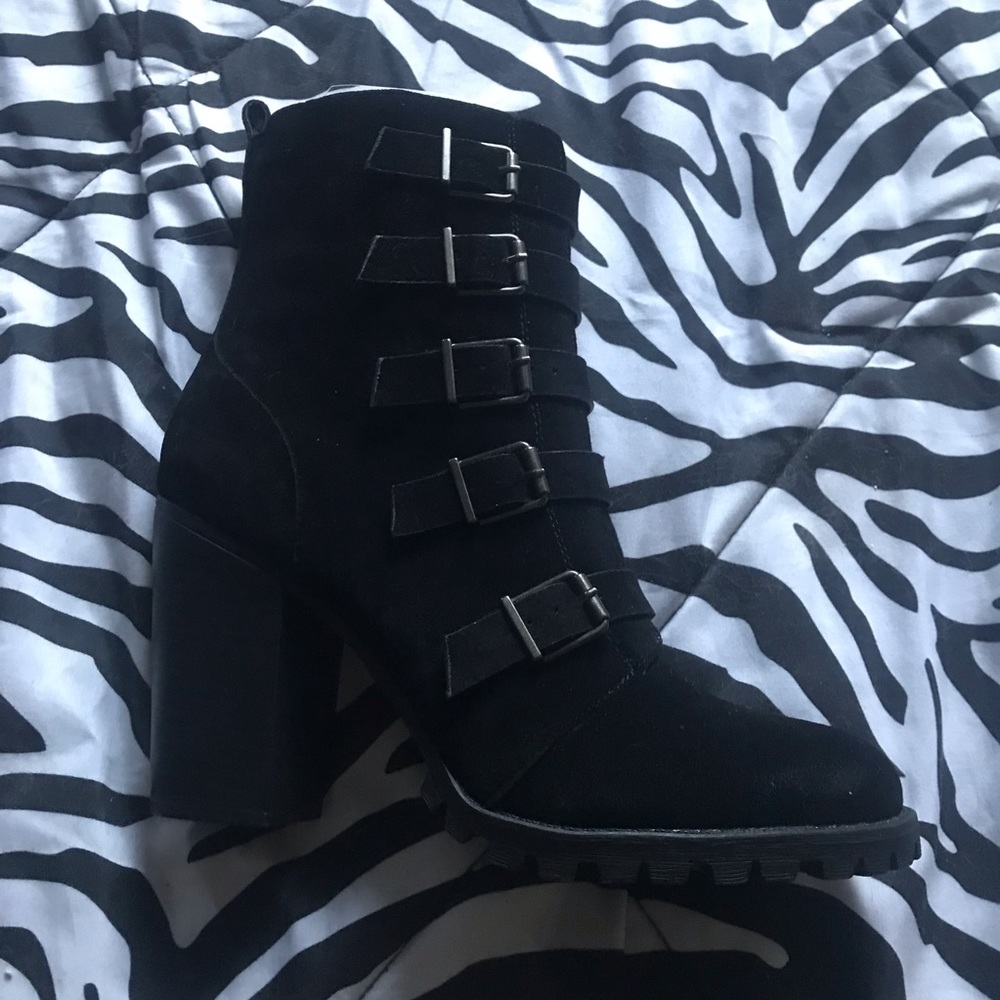 LIMITED TIME ONLY FAUX SUEDE BOOTIES